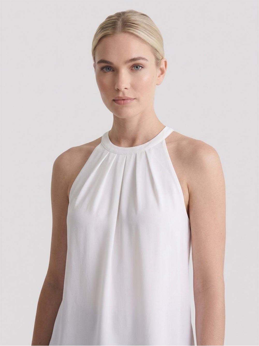 RW&CO. Silky-Crepe Halter-Neck Blouse. White Medium